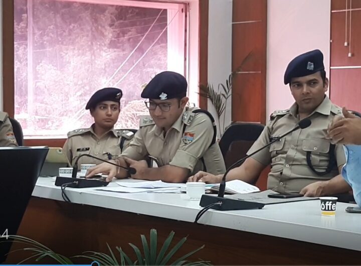 नकल विरोधी कानून के तहत एसआईटी पहुंची टिहरी, छात्र/छात्राओं/अभ्यर्थियों से परीक्षा से जुडी शंकाओं को प्राप्त कर किया लिपिबद्ध । NIU