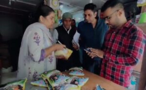उत्तराखंड की राशन दुकानों में ‘रेत वाला नमक’, मसूरी में एसडीएम की छापेमारी, जांच में सामने आ सकती है बड़ी साजिश!