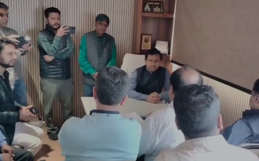 मसूरी में आपदा के बाद पर्यटन और व्यापार पर दोहरी मार, होटल-व्यापारी संघों ने सरकार से राहत की लगाई गुहार