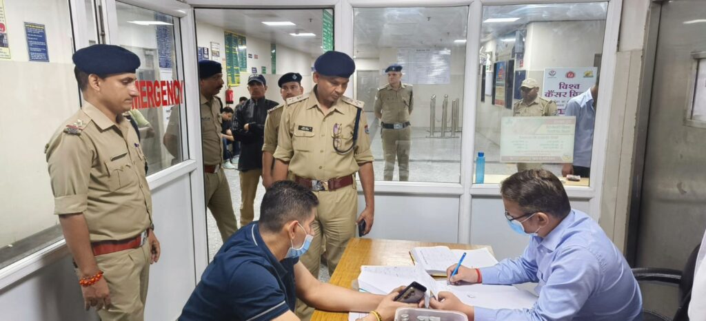 दून कप्तान की शानदार कार्यवाही, गलत आचरण पर अपने ही SO को किया सस्पेंड, मुकदमा हुआ दर्ज । NIU दून कप्तान की शानदार कार्यवाही, गलत आचरण पर अपने ही SO को किया सस्पेंड, मुकदमा हुआ दर्ज । NIU