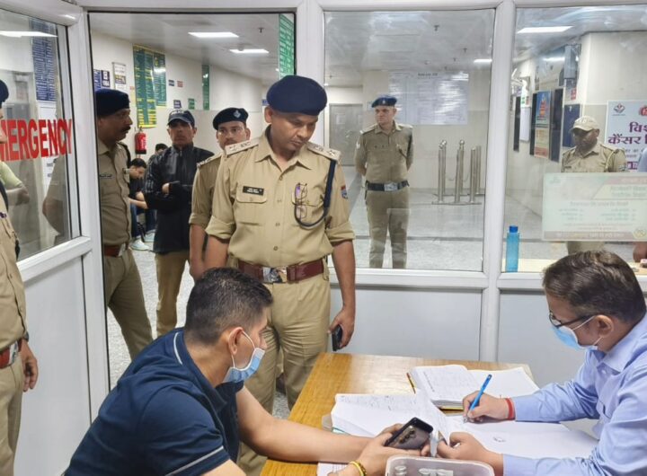 दून कप्तान की शानदार कार्यवाही, गलत आचरण पर अपने ही SO को किया सस्पेंड, मुकदमा हुआ दर्ज । NIU
