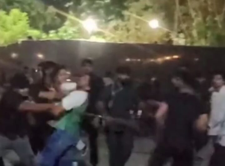 एम्स ऋषिकेश में डॉक्टरों के बीच झगड़ा, वीडियो वायरल एम्स ऋषिकेश में डॉक्टरों के बीच झगड़ा, वीडियो वायरल