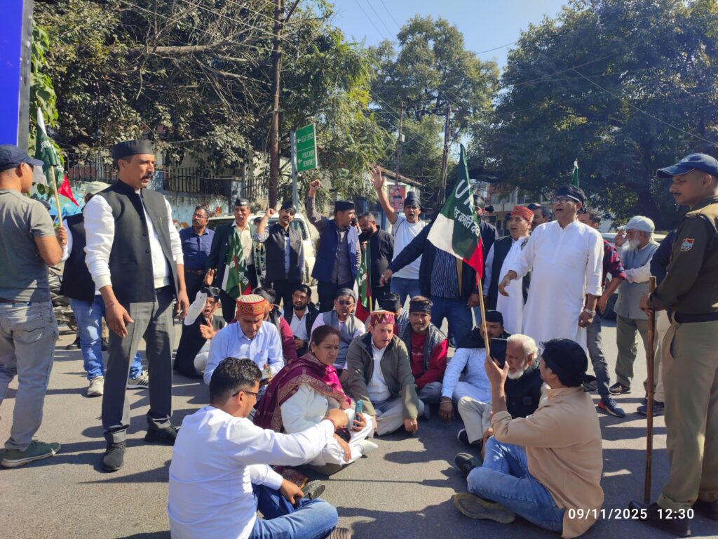 राज्य स्थापना दिवस पर उत्तराखंड क्रांति दल ने पीएम के दौरे के दौरान सौंपा ज्ञापन, सरकार की अकर्मण्यता पर साधा निशाना । NIU