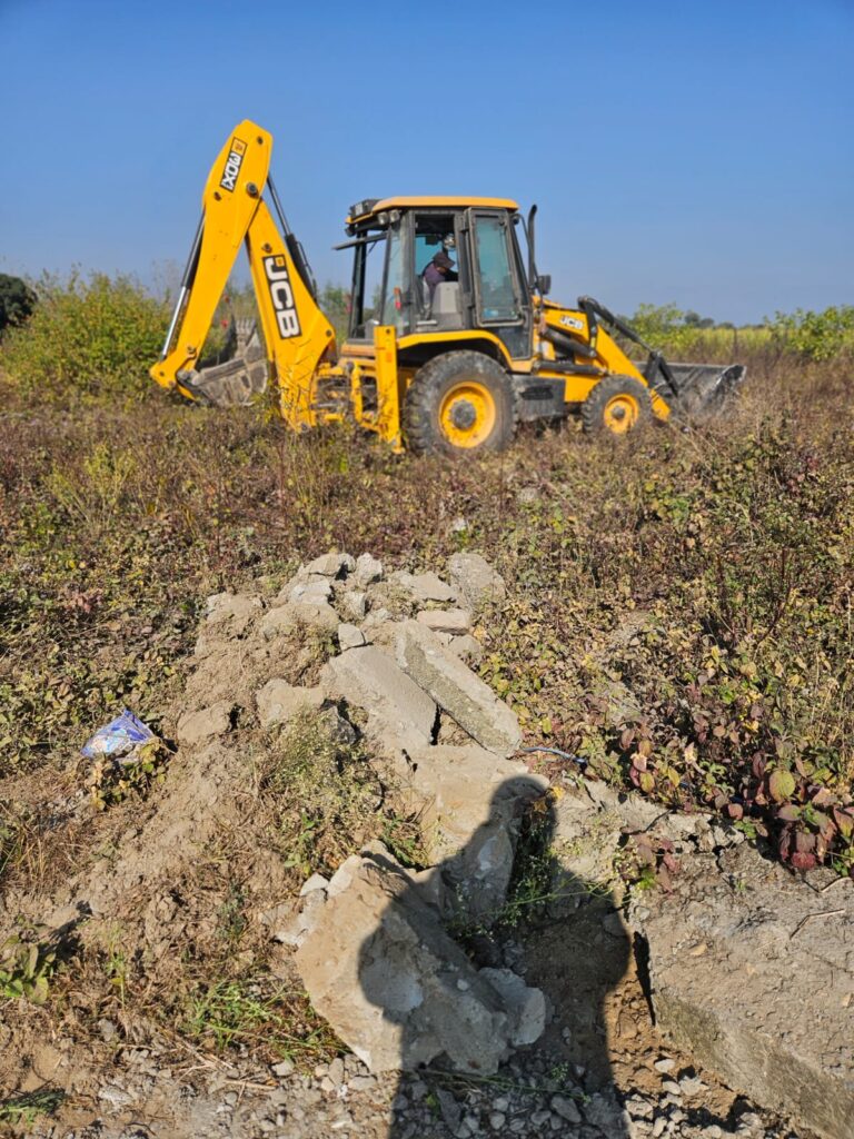 एमडीडीए की सख्त कार्रवाई, अवैध प्लाटिंग और निर्माण पर चला बुलडोज़र, 22 बिघा में ध्वस्तीकरण । NIU