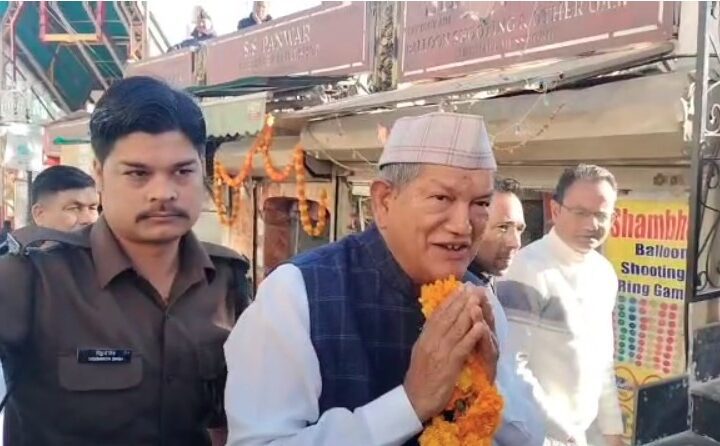 मसूरी पहुंचे हरीश रावत, शहीदों को नमन कर बोले “जन, जंगल और जमीन नहीं बचे तो उत्तराखंड का भविष्य अधर में”