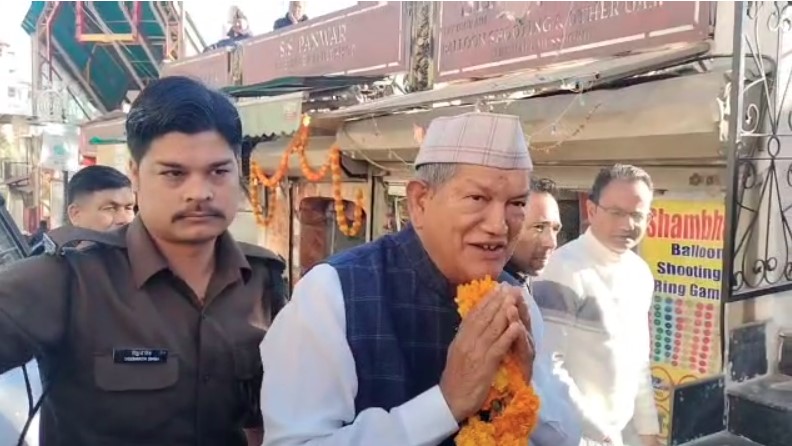 मसूरी पहुंचे हरीश रावत, शहीदों को नमन कर बोले “जन, जंगल और जमीन नहीं बचे तो उत्तराखंड का भविष्य अधर में”