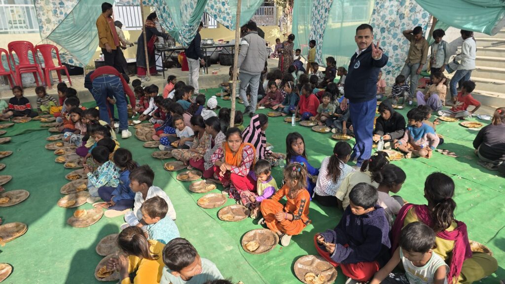 सांख्य योग फाउंडेशन और IIPC द्वारा संयुक्त सेवा कार्यक्रम हुआ आयोजित । NIU