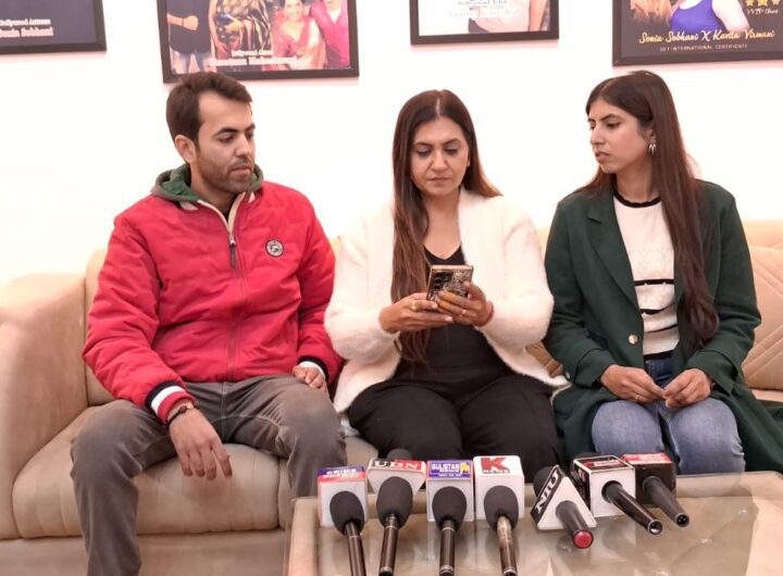 Magic Brush Unisex Salon & Academy का कल होगा शुभारंभ, सेलिब्रिटी मेकअप आर्टिस्ट कविता विरमानी की पहल । NIU