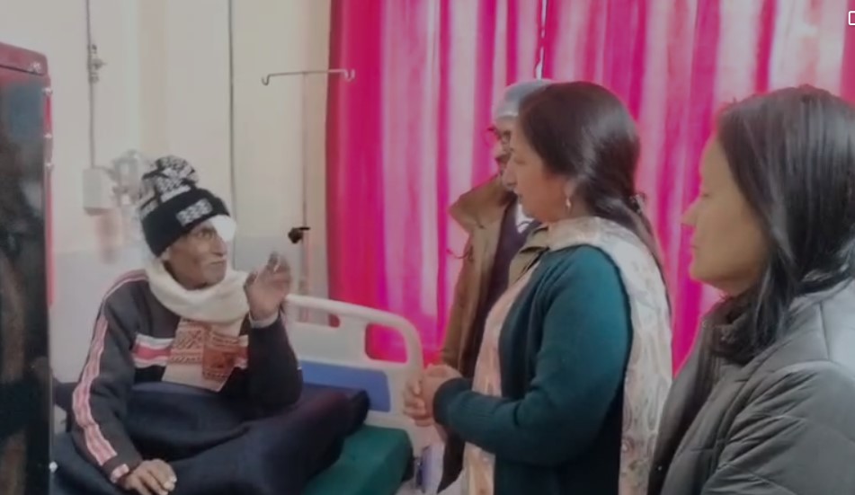 मसूरी उप जिला चिकित्सालय में शुरू हुई नेत्र ऑपरेशन सुविधा, मोतियाबिंद का पहला सफल ऑपरेशन