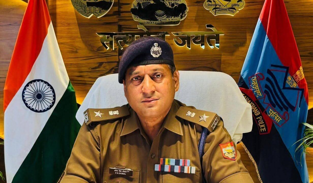 PRD हवालात प्रकरण: एक और पुलिसकर्मी को दून कप्तान ने किया निलंबित । NIU