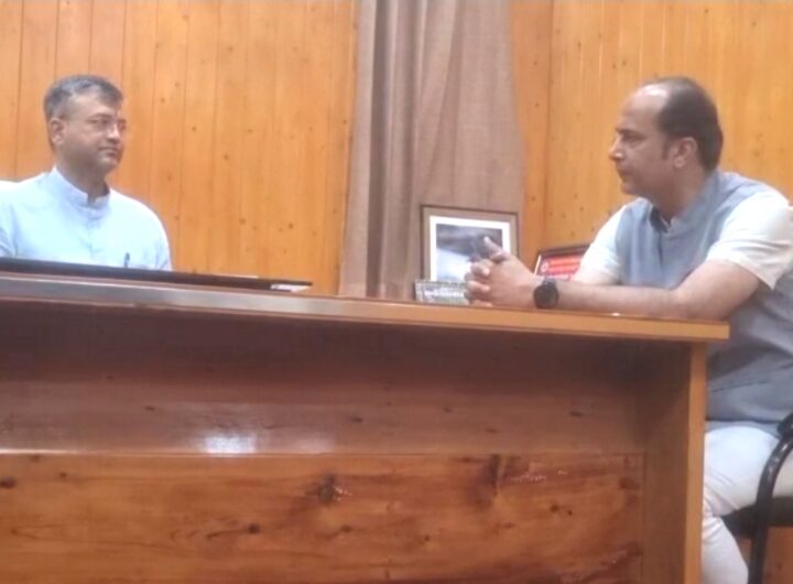 देहरादून कैंट: बल्लूपुर चौक पर शौचालय की कमी से बढ़ रही परेशानी, भाजपा नेता अमित कपूर ने मेयर को दिया पत्र । NIU