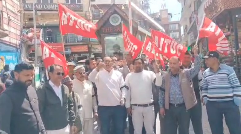 मसूरी में मजदूरों का हुंकार, ‘काला कानून वापस लो’, मांगें नहीं मानी तो एक जून से अनिश्चितकालीन हड़ताल की चेतावनी