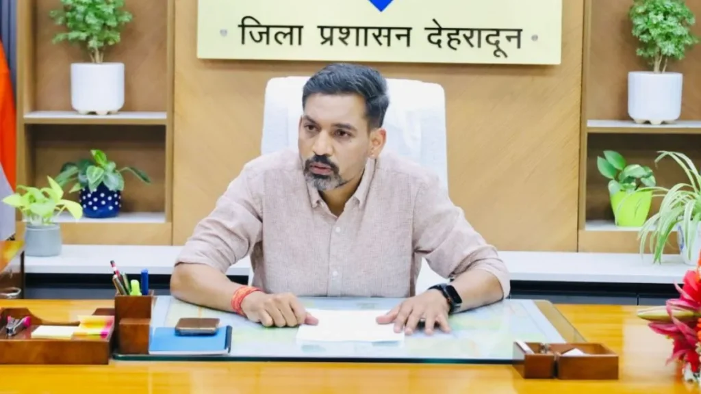 कम्युनिकेशन गैप बना कार्यों में बाधा तो जिम्मेदार अधिकारियों पर गिरेगी गाज, मानसून से पहले सभी प्राथमिकता वाले कार्य 7 जून तक पूर्ण करें: डीएम दून । NIU