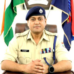 मोबाइल चोरी की घटना का 24 घन्टे में दून पुलिस ने किया खुलासा, गिरफ्तार अभियुक्त पूर्व मे भी चोरी के अभियोगो मे जा चुका है जेल । NIU
