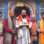 भारी बर्फबारी में त्रिभुवन पहुंचे केदारनाथ धाम, स्थानीय लोगों के सुगम दर्शन की BKTC से की मांग । NIU