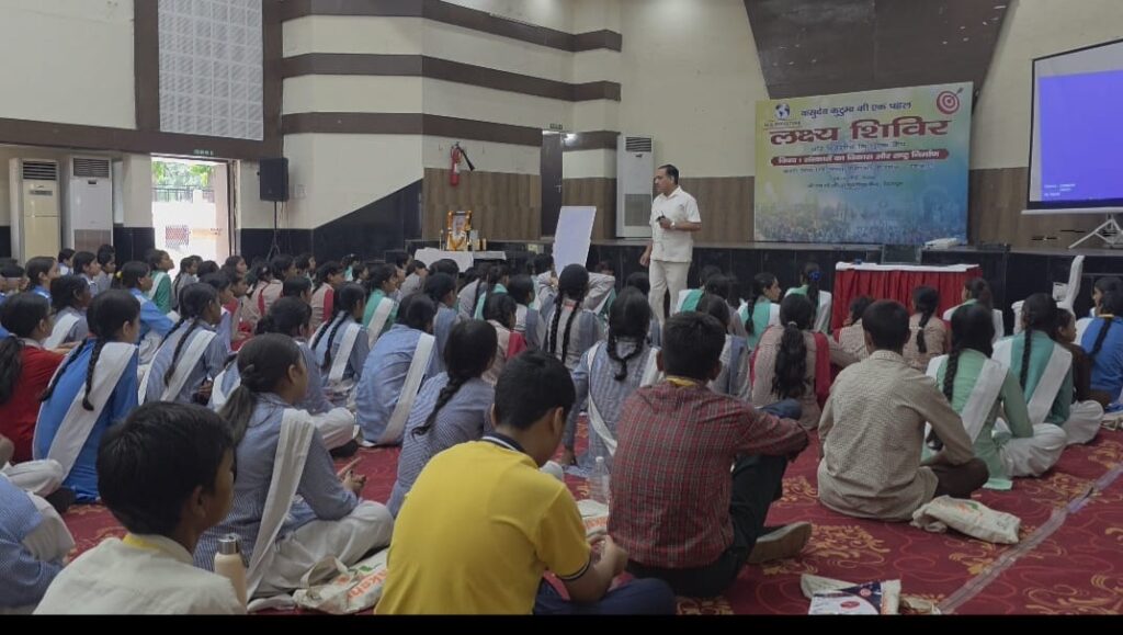 संख्य योग फाउंडेशन के संस्थापक-अध्यक्ष डॉ. मुकुल शर्मा ने युवाओं को दिया प्रेरक संबोधन, सुझाए सेल्फ-मैनेज और गोल-सेटिंग के व्यावहारिक टिप्स । NIU