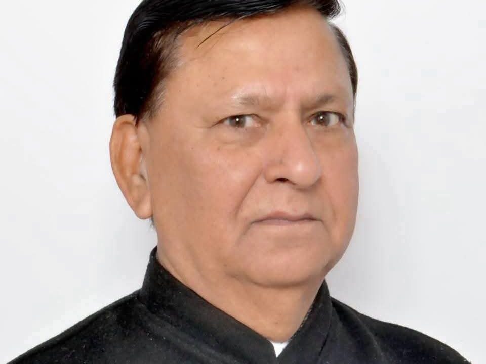 पूर्व कैबिनेट मंत्री हीरा सिंह बिष्ट का निधन, अंतिम यात्रा दोपहर 12:00 बजे नालापानी चौक श्मशान घाट ले जाई जाएगी। NIU