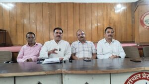 उत्तराखण्ड ठेकेदार संयुक्त जन मंच समिति ने राज्य सरकार की नीतियों पर किया तीखा हमला, पंजीकृत ठेकेदारों का भुगतान आज तक लंबित । NIU उत्तराखण्ड ठेकेदार संयुक्त जन मंच समिति ने राज्य सरकार की नीतियों पर किया तीखा हमला, पंजीकृत ठेकेदारों का भुगतान आज तक लंबित । NIU