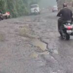 पहली बारिश में उखड़ीं मसूरी की सड़कें, गड्ढों ने बढ़ाया हादसों का खतरा
