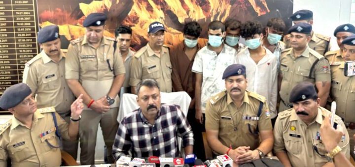 स्विफ्ट कार की चेकिंग में खुला करोड़ों की डिजिटल मनी ट्रेल का राज
