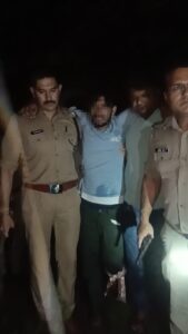 6 दिन बाद पुलिस मुठभेड़ में पकड़ा गया चेन स्नेचिंग का आरोपी, एक दर्जन से अधिक आपराधिक मामले दर्ज होने की जानकारी । NIU 6 दिन बाद पुलिस मुठभेड़ में पकड़ा गया चेन स्नेचिंग का आरोपी, एक दर्जन से अधिक आपराधिक मामले दर्ज होने की जानकारी । NIU