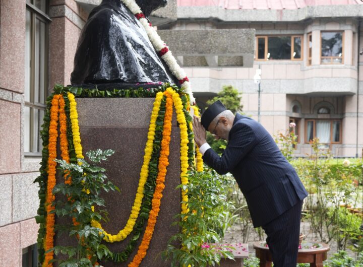 “सेवा-भाव और कर्तव्य-बोध को अपना मार्गदर्शक मन्त्र बनाइए”: उप राष्ट्रपति । NIU