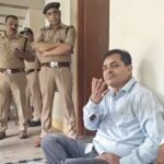 यमुनोत्री विधानसभा: निर्दलीय विधायक संजय डोभाल का धरना, दूसरे दिन डीएम कार्यालय के दरवाजे पर, लिखित आश्वासन की मांग पर हज़ारों समर्थक अड़े। NIU