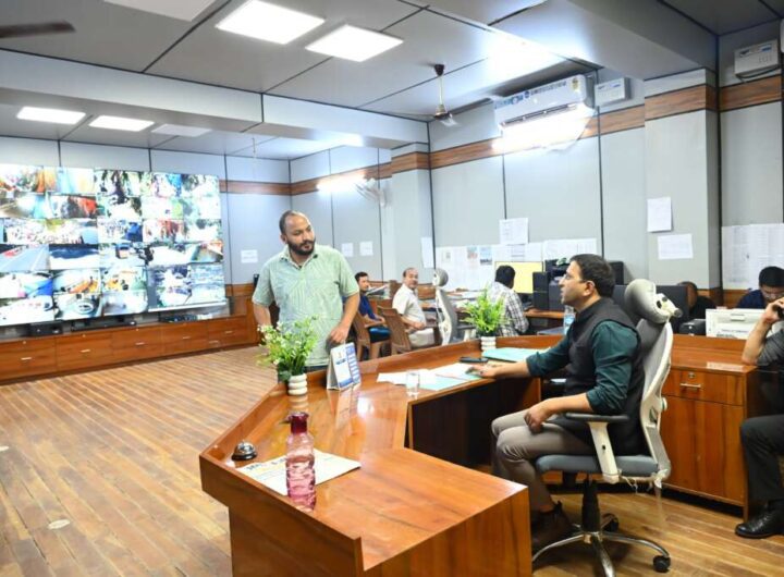उच्च हिमालयी क्षेत्रों में हुई बर्फबारी के बाद ट्रेकिंग पर गए 22 सदस्यों का आज रेस्क्यू उच्च हिमालयी क्षेत्रों में हुई बर्फबारी के बाद ट्रेकिंग पर गए 22 सदस्यों का आज रेस्क्यू