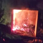 पुराने स्वास्थ्य केंद्र में भीषण आग, सेवानिवृत्त एएनएम की जिंदा जलकर मौत