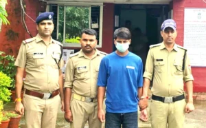म्यूल अकाउंट का मास्टर खेल! 18 खाते गैंग को देकर कमाता था मोटा कमीशन, अब सलाखों के पीछे म्यूल अकाउंट का मास्टर खेल! 18 खाते गैंग को देकर कमाता था मोटा कमीशन, अब सलाखों के पीछे