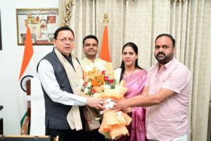 देहरादून में जिला सहकारी बैंक के नवनिर्वाचित पदाधिकारियों ने की सीएम धामी से मुलाकात