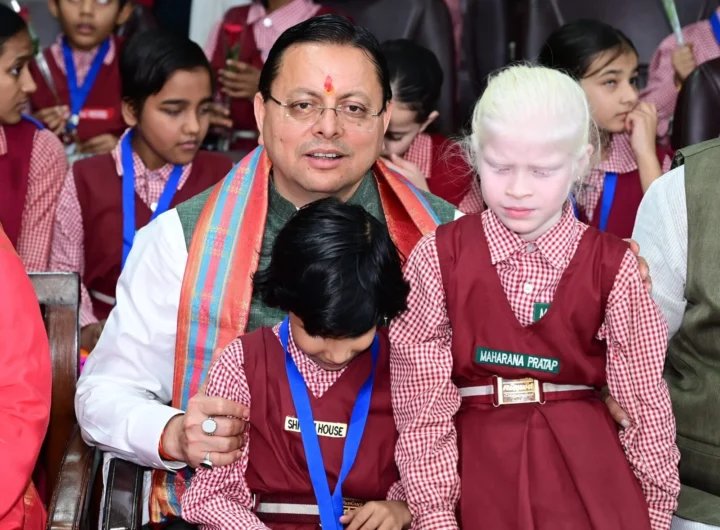 दिव्यांग बच्चों के बीच अपना जन्म दिवस मनाने पहुंचे मुख्यमंत्री श्री पुष्कर सिंह धामी दिव्यांग बच्चों के बीच अपना जन्म दिवस मनाने पहुंचे मुख्यमंत्री श्री पुष्कर सिंह धामी