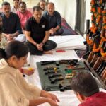 विश्वकर्मा दिवस के अवसर पर क्वार्टर गार्द में एकत्रित हुआ पुलिस परिवार