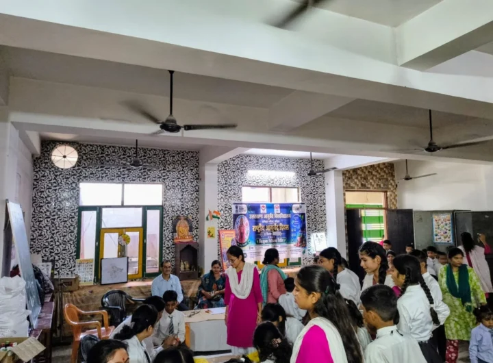 उत्तराखंड आयुर्वेद विश्वविद्यालय हरिद्वार के चिकित्सको ने स्वामी विवेकानंद एकेडमी जूनियर हाई स्कूल के बच्चों एवं ग्रामीणों के स्वास्थ्य की जांच कर वितरित की निशुल्क औषधियां उत्तराखंड आयुर्वेद विश्वविद्यालय हरिद्वार के चिकित्सको ने स्वामी विवेकानंद एकेडमी जूनियर हाई स्कूल के बच्चों एवं ग्रामीणों के स्वास्थ्य की जांच कर वितरित की निशुल्क औषधियां