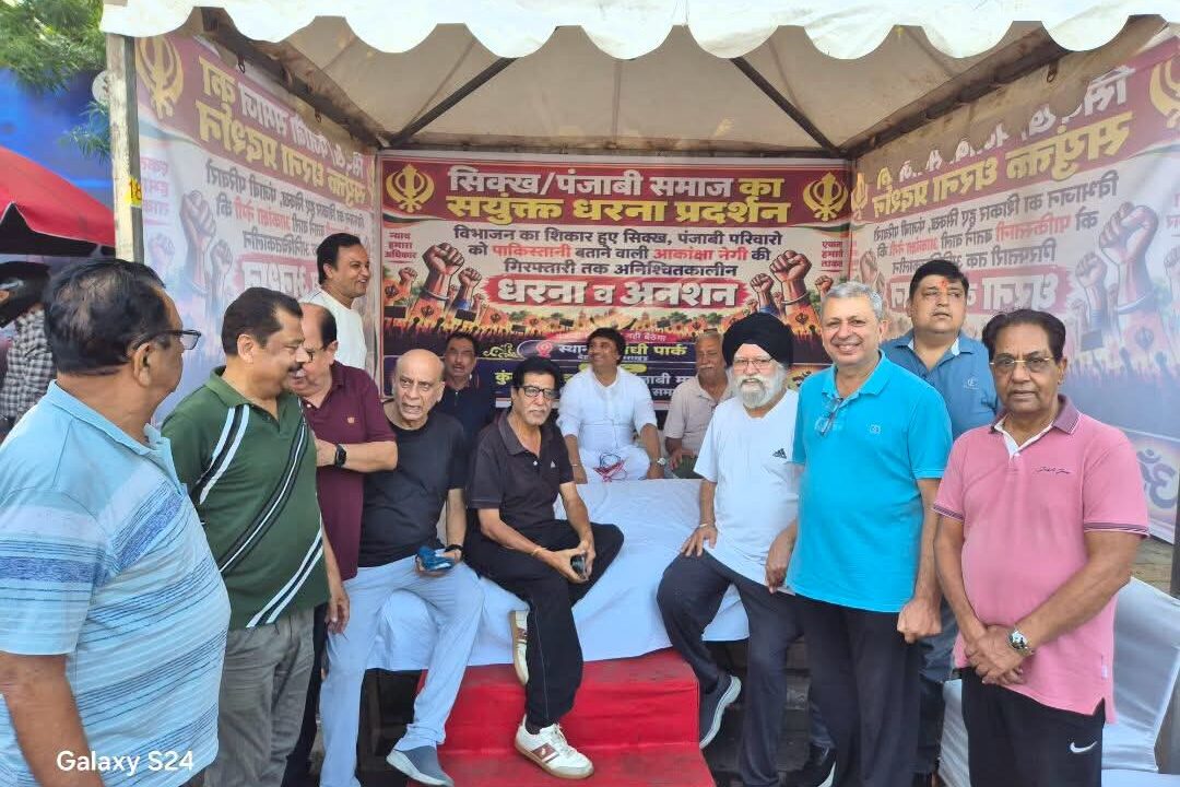 सिख-पंजाबी समाज का धरना लगातार जारी, आज गुरुवाणी से हुई दिन की शुरुआत, आकांक्षा हेतू जल्द गिरफ्तारी की मांग । NIU