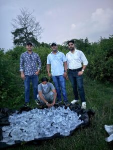 ऋषिकेश के मंशा देवी जंगल में अवैध कच्ची शराब बेचते व्यक्ति को पकड़ा, 40 लीटर शराब बरामद। NIU