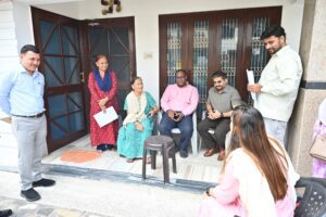 मुख्य निर्वाचन अधिकारी ने किया देहरादून में स्थलीय निरीक्षण, रायपुर विधानसभा क्षेत्र के सारथी विहार में सुपर चैकिंग कर जांचे दस्तावेज । NIU