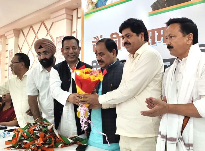 कैंट विधानसभा में कांग्रेस का “परिवर्तन महासम्मेलन” भाजपा के गढ़ में कांग्रेस की सेंधमारी, या फिर जनता चाहती है बदलाव?। NIU