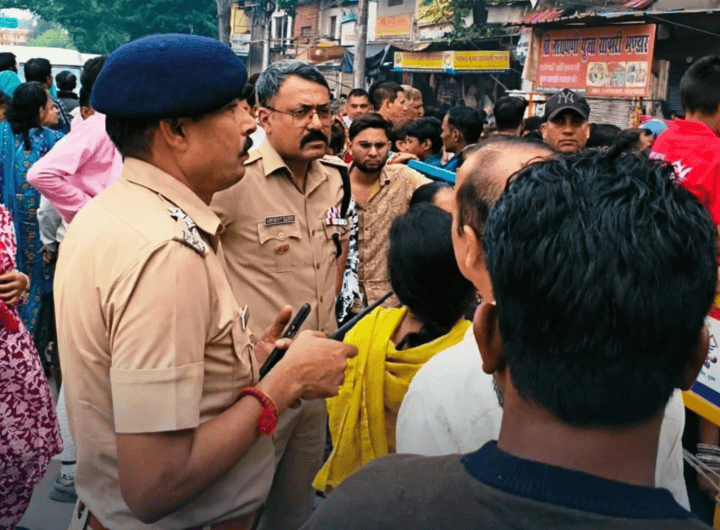 पितृ अमावस्या के अवसर पर SSP हरिद्वार श्री नवनीत सिंह ने मायापुर स्थित नारायणशीला मंदिर में सुरक्षा व्यवस्था का लिया जायजा पितृ अमावस्या के अवसर पर SSP हरिद्वार श्री नवनीत सिंह ने मायापुर स्थित नारायणशीला मंदिर में सुरक्षा व्यवस्था का लिया जायजा