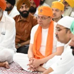 मुख्यमंत्री ने गुरुद्वारा श्री नानकमत्ता साहिब में मत्था टेक प्रदेश की सुख-समृद्धि की कामना की