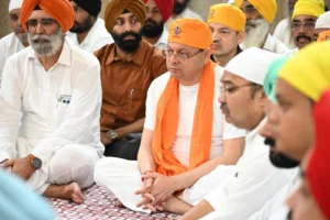 मुख्यमंत्री ने गुरुद्वारा श्री नानकमत्ता साहिब में मत्था टेक प्रदेश की सुख-समृद्धि की कामना की