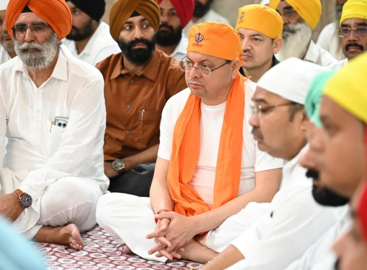 मुख्यमंत्री ने गुरुद्वारा श्री नानकमत्ता साहिब में मत्था टेक प्रदेश की सुख-समृद्धि की कामना की मुख्यमंत्री ने गुरुद्वारा श्री नानकमत्ता साहिब में मत्था टेक प्रदेश की सुख-समृद्धि की कामना की