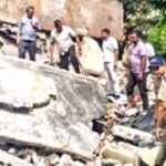 कॉलेज में मचा हड़कंप, मलबे में दबा पीएसी जवान रेस्क्यू कर बचाया