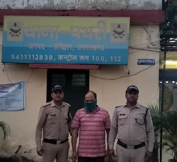 नशा तस्करों के विरुद्ध हरिद्वार पुलिस की कार्यवाही लगातार जारी नशा तस्करों के विरुद्ध हरिद्वार पुलिस की कार्यवाही लगातार जारी