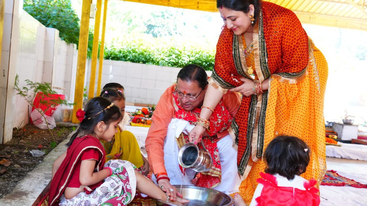 मुख्यमंत्री ने शारदीय नवरात्रि की महानवमी पर किया हवन एवं कन्या पूजन