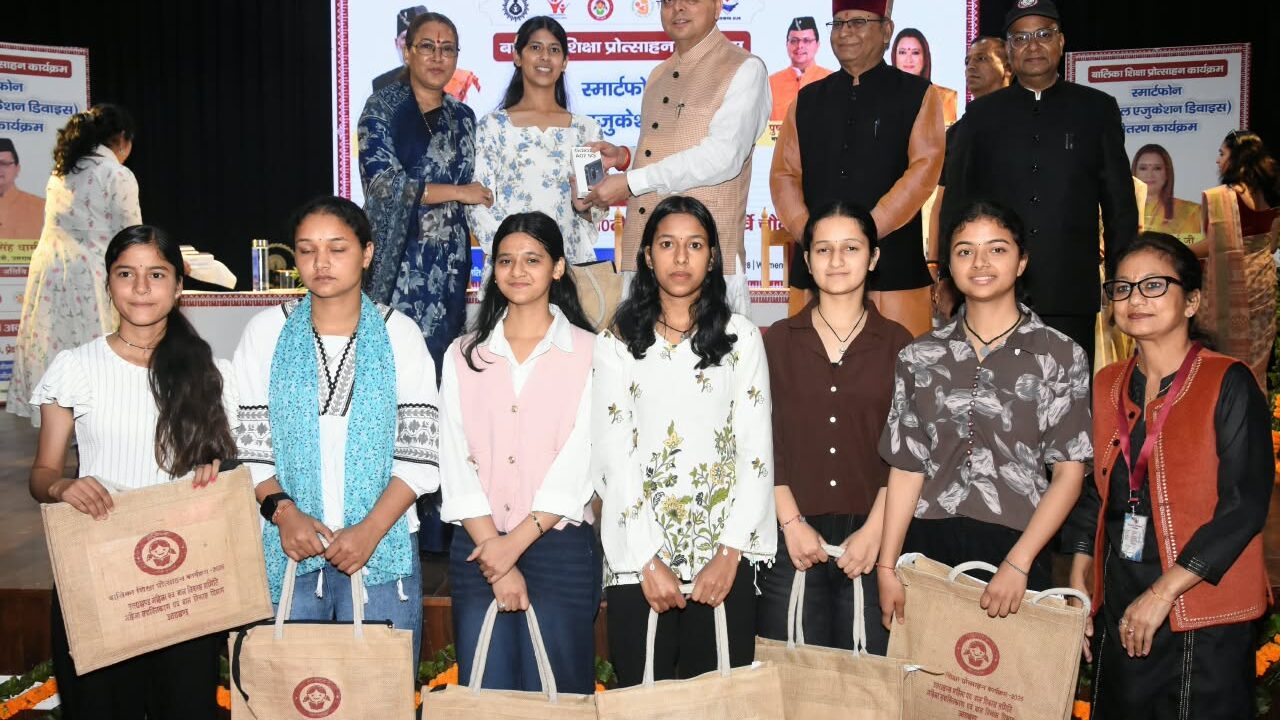 बेटियों की प्रतिभा को सम्मान देना और उन्हें सशक्त बनाने की दिशा में सरकार कर रही लगातार कार्य-रेखा आर्या । NIU
