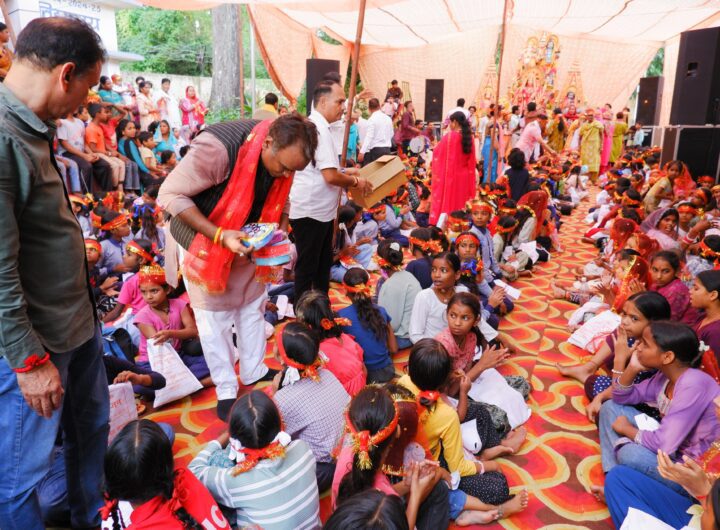 कांवली वार्ड में भक्ति और आस्था का संगम: 1300 कन्याओं का सिद्धार्थ ने किया पूजन, 8 कीर्तन मंडलियों को किट भेंट। NIU