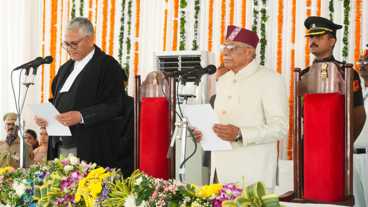डॉ. ढाल सिंह बिसेन ने उत्तराखण्ड के राज्यपाल पद की ली शपथ, संवैधानिक मूल्यों की रक्षा, राज्य सरकार और जनता के साथ मिलकर शिक्षा, स्वास्थ्य व जनकल्याण को गति देना प्राथमिकता: राज्यपाल