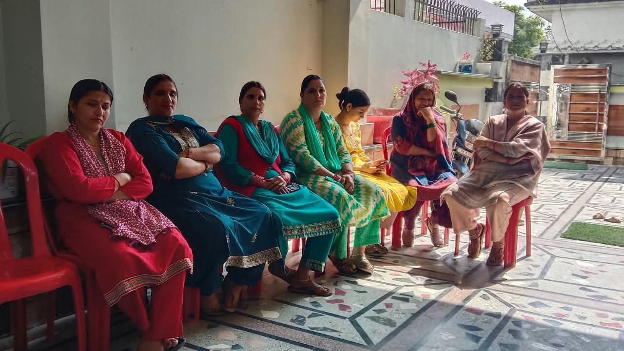 धनोल्टी विधानसभा के प्रवासी भाई-बहनों की “आप” के साथ बैठक, “जनता का काम” बना मुख्य मुद्दा। NIU धनोल्टी विधानसभा के प्रवासी भाई-बहनों की “आप” के साथ बैठक, “जनता का काम” बना मुख्य मुद्दा। NIU